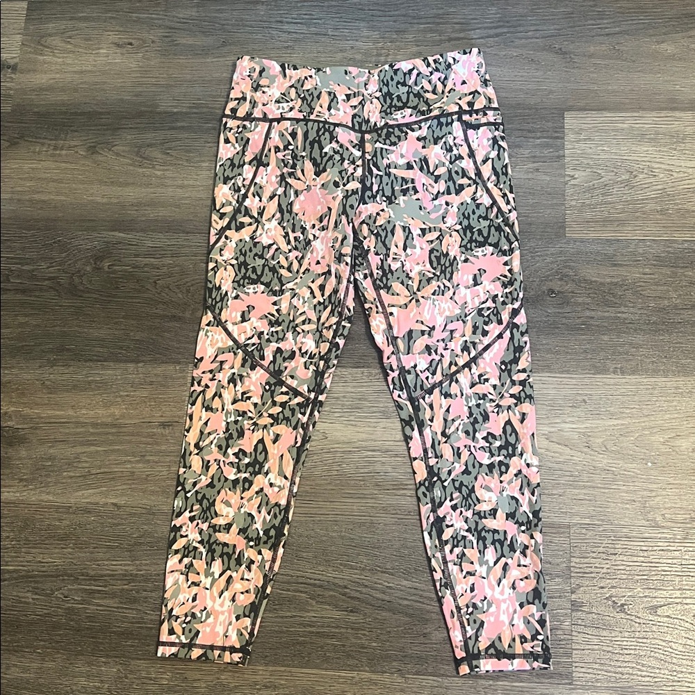 Sweaty Betty Power 7/8 Length Army Green Pink Floral Texture Leggings Medium